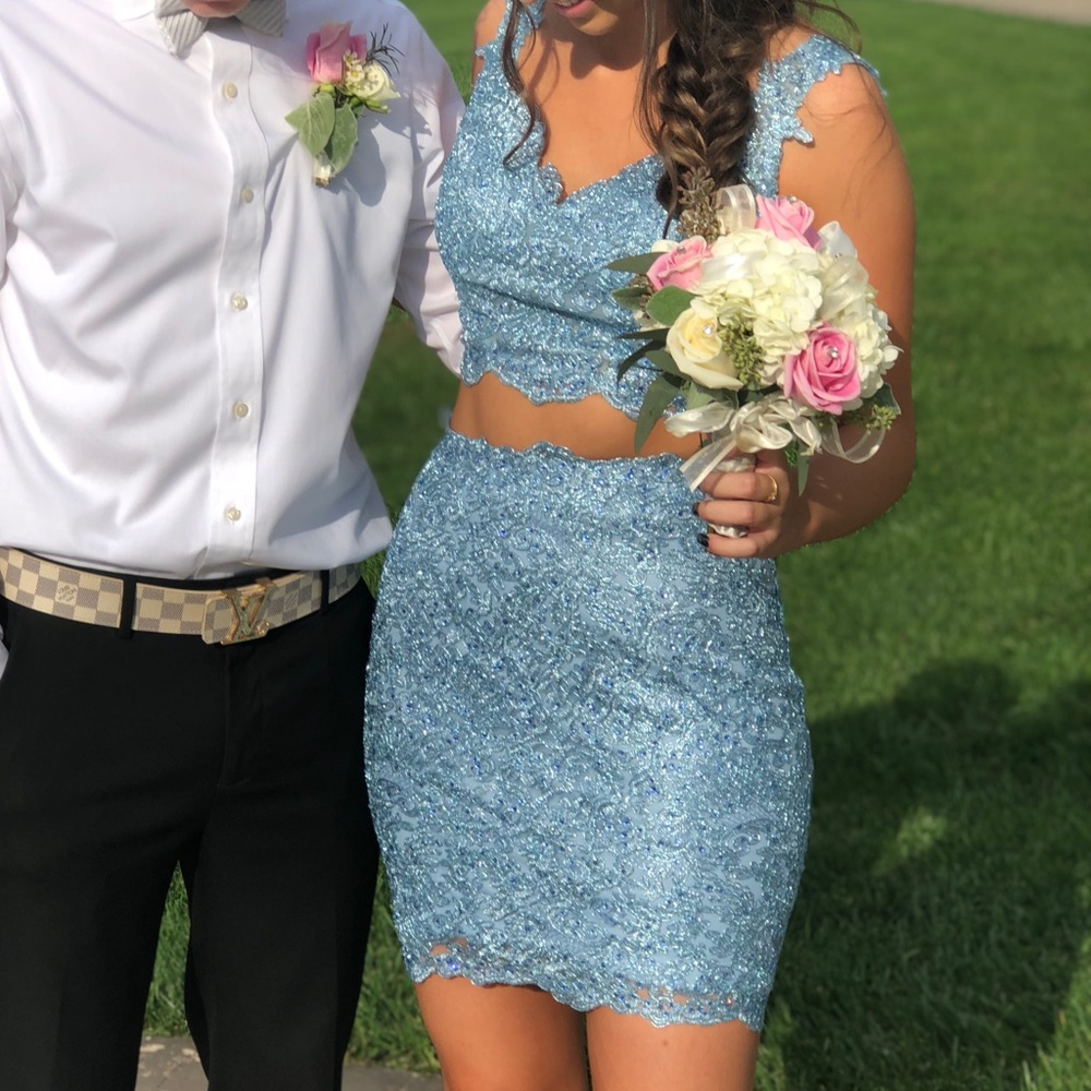 Sherri Hill size 2 hoco dress 💙💙